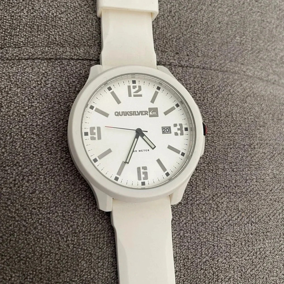 Quiksilver Beluka Silicone Oversized Analog Watch - Picture 2 of 4